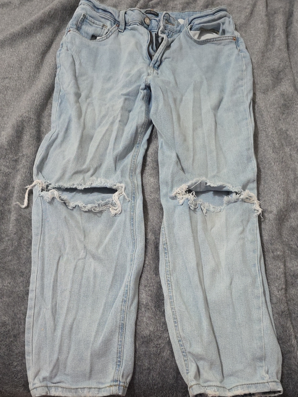 wild fable Light Wash High-Rise Distressed Knee Jeans